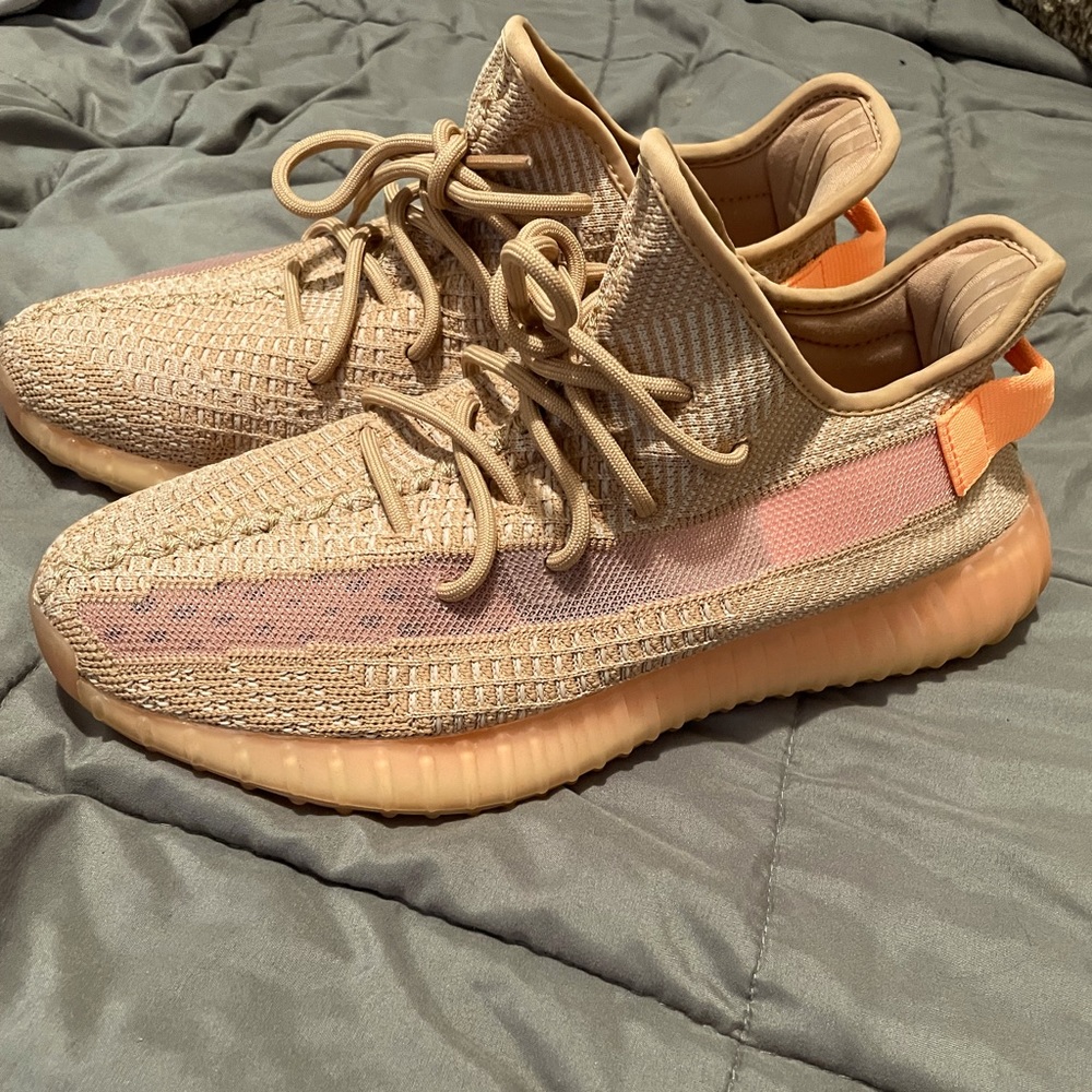 Mens 9.5 Yeezy. Great shape!